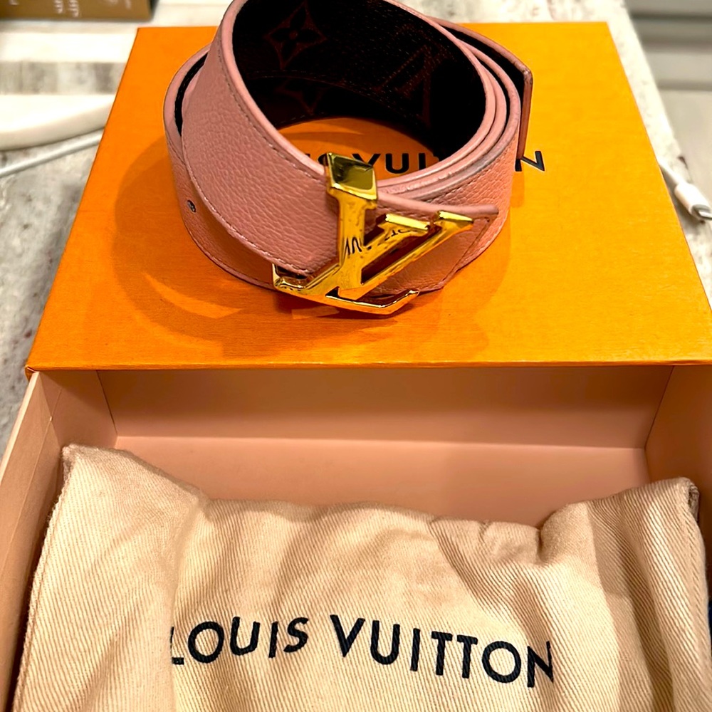 Reversible Louis Vuitton Initiales belt with box, authentication paper +dust bag
